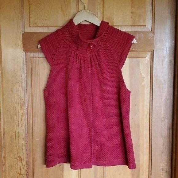 August Silk Sz. M Red Sweater Mock Neck Button Closure Vest - Picture 1 of 9